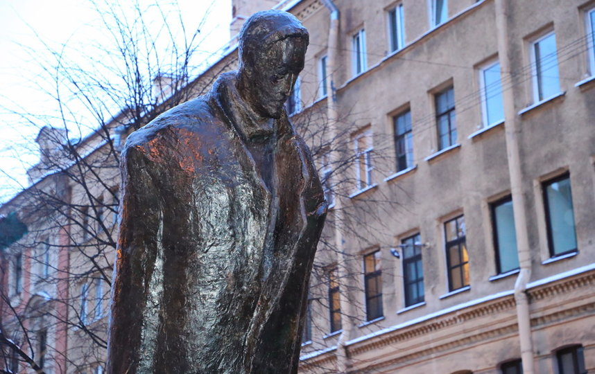 В Петербурге открыли памятник Александру Блоку. Фото gov.spb.ru