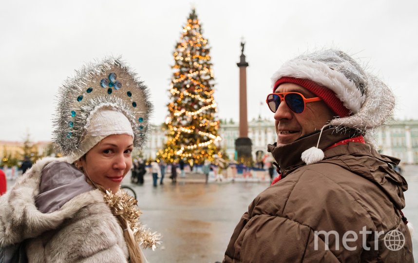 В Петербурге прошел велопарад с участием Дедов Морозов и Снегурочек. Фото Алена Бобрович, "Metro"