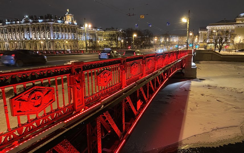 В Петербурге Дворцовый мост подсветят красным в честь китайского Нового года. Фото gov.spb.ru