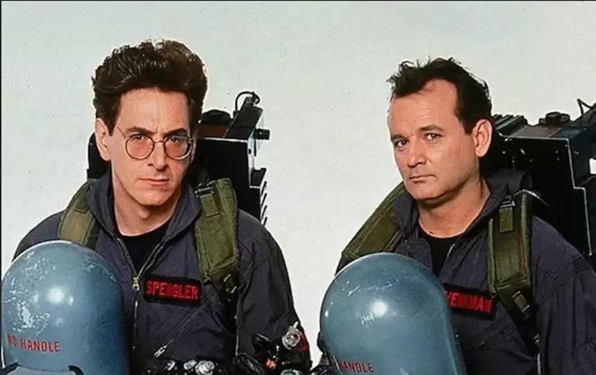 Харольд Рэмис и Билл Мюррей сыграли вместе в "Охотниках за приведениями". Фото Columbia/Sony