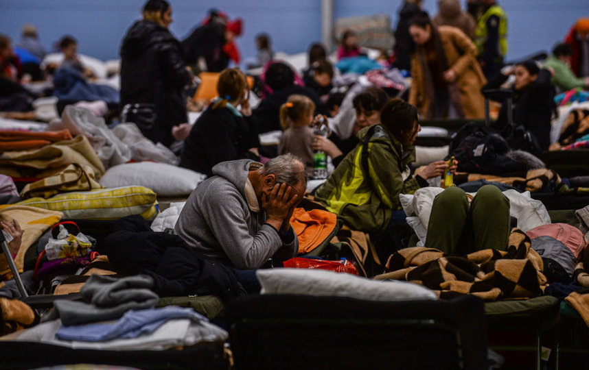 Некоторым беженцам на новом месте приходится начинать жизнь фактически с нуля. И, учитывая то, что им пришлось пережить, помощь психологов приходится людям очень кстати. Фото Getty