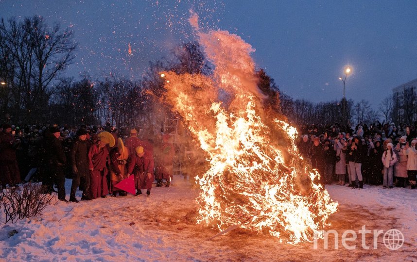 Петербуржцы готовятся встречать год Кролика: что буддисты сжигают в ритуальном костре. Фото Алена Бобрович, "Metro"