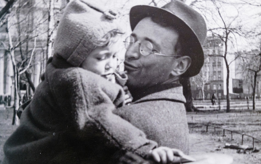 Глеб Савинов с дочерью Натальей. Фото из семейного архива Екатерины Сухаревой