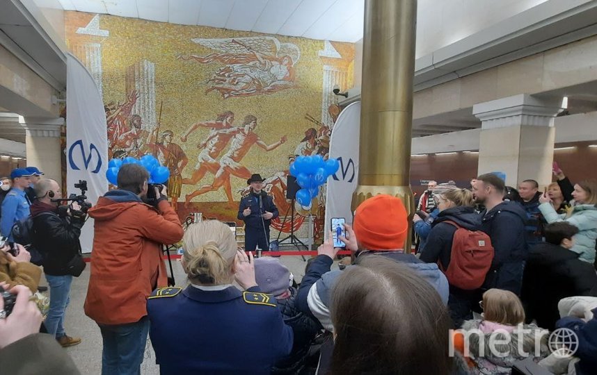 2 марта на станции «Спортивная» открыли первую мобильную точку книгообмена. Фото Зинаида Белова, "Metro"