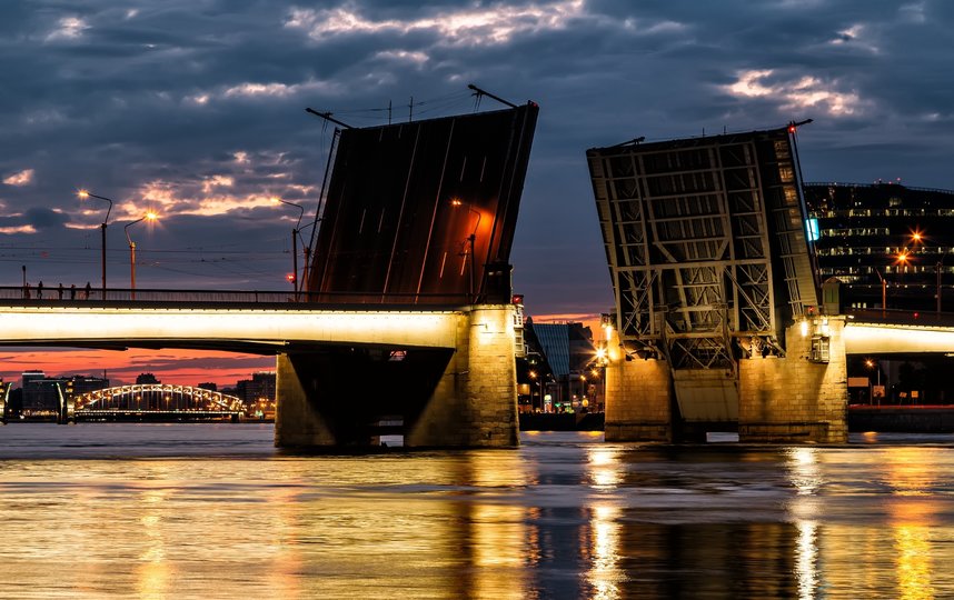 В Петербурге за месяц до начала навигации начались технологические разводки мостов. Фото gov.spb.ru