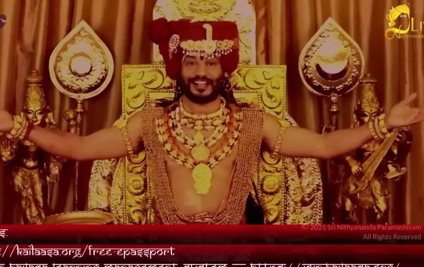 Основатель СШК Шри Нинтьянанда Парамашивам призывает стать его последователем. скриншот YouTube-канала KAILASA’s SPH Nithyananda. 
