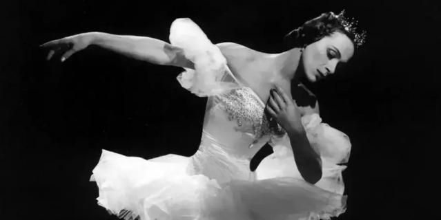 Татьяна Лескова в балете "Спящая красавица". Рио-де-Жанейро, конец 1940-х – начало 1950-х гг. Из личного архива Елены Серебряковой.