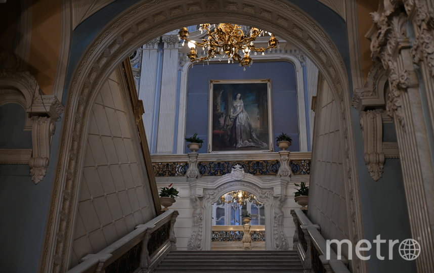 Один из самых впечатляющих и наиболее сохранившихся интерьеров особняка – парадная мраморная лестница. Фото Игорь Акимов., "Metro"