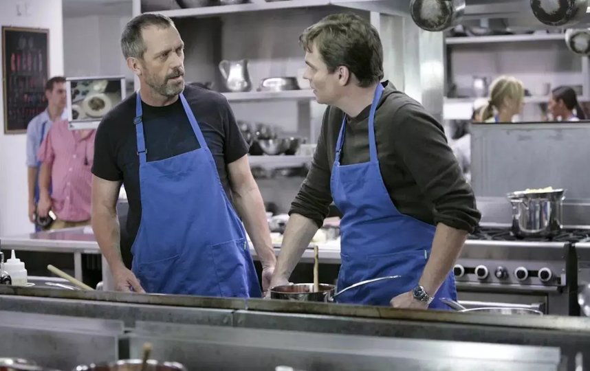 Доктор Хаус на кулинарном мастер-классе нашёл новое увлечение. Скриншот сериала "Доктор Хаус". 