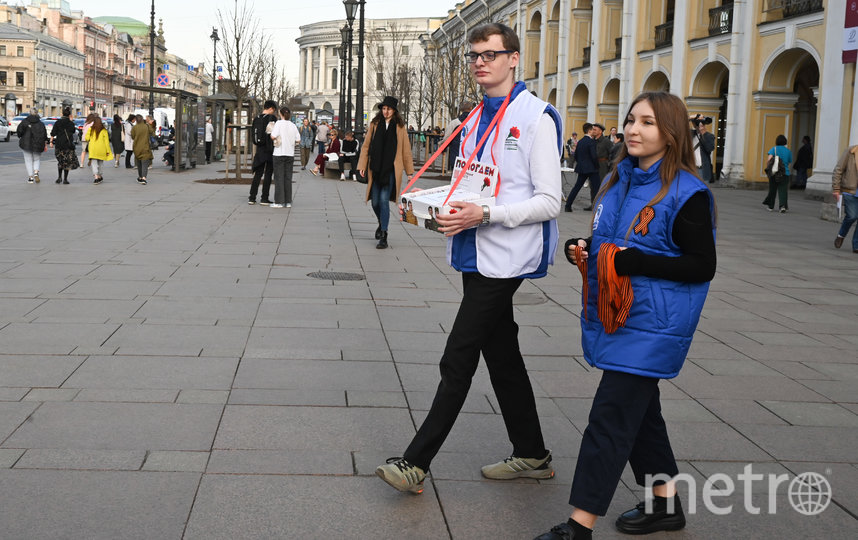 В Петербурге ко Дню Победы раздадут более 400 тысяч Георгиевских лент