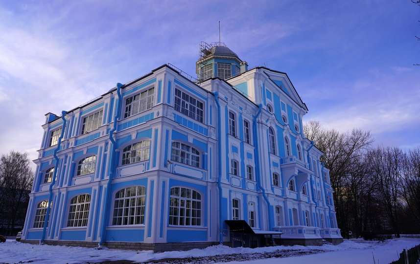 Главный дом архитектурного ансамбля "Дача Воронцова". Фото КГИОП