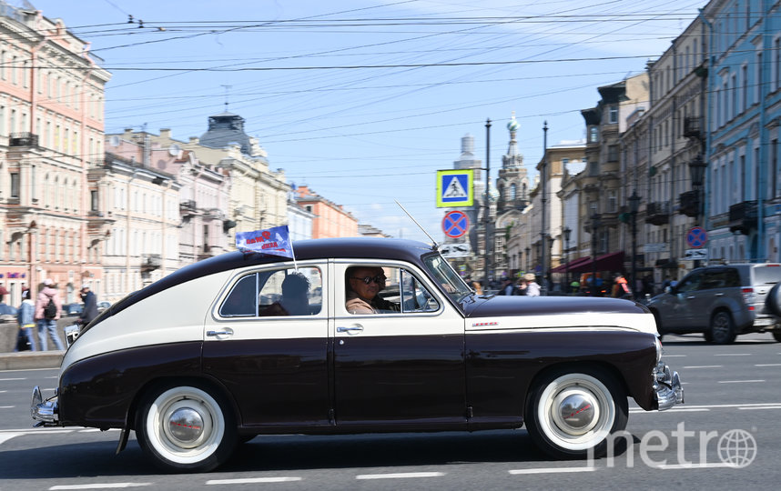 В Петербурге прошел парад ретротранспорта. Фото Игорь Акимов., "Metro"