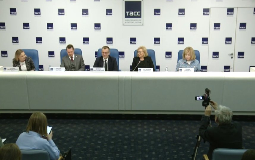 В ходе пресс-конференции рассказали, как пройдет День города в Петербурге. Фото скриншот пресс-конференции.
