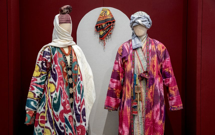 На выставке представлены подлинные костюмные комплексы из собрания музея. Фото Предоставлено организаторами