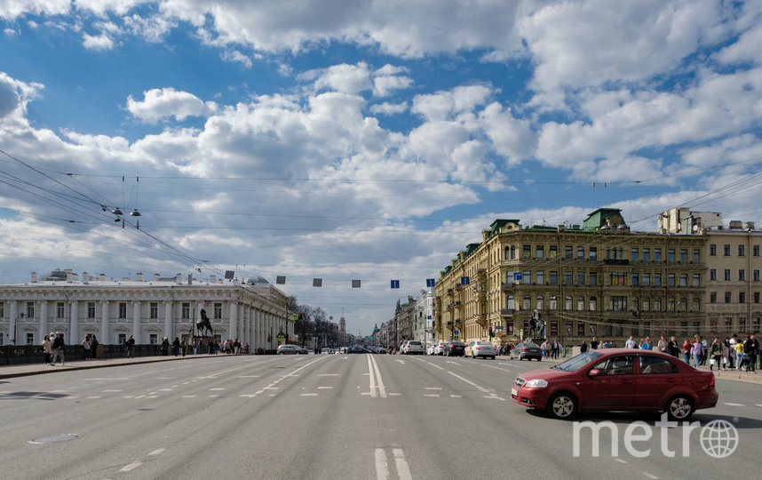 Современный вид Невского проспекта от Аничкова моста. Фото Алена Бобрович, "Metro"