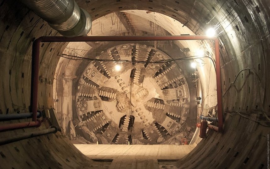 На фото щит "Надежда", который прошел свой первый тоннель, сбившись со станцией "Проспект Славы". Фото Игнат Черняев