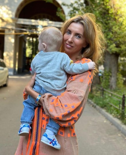 Светлана Бондарчук с сыном Петром. Фото Соцсети.