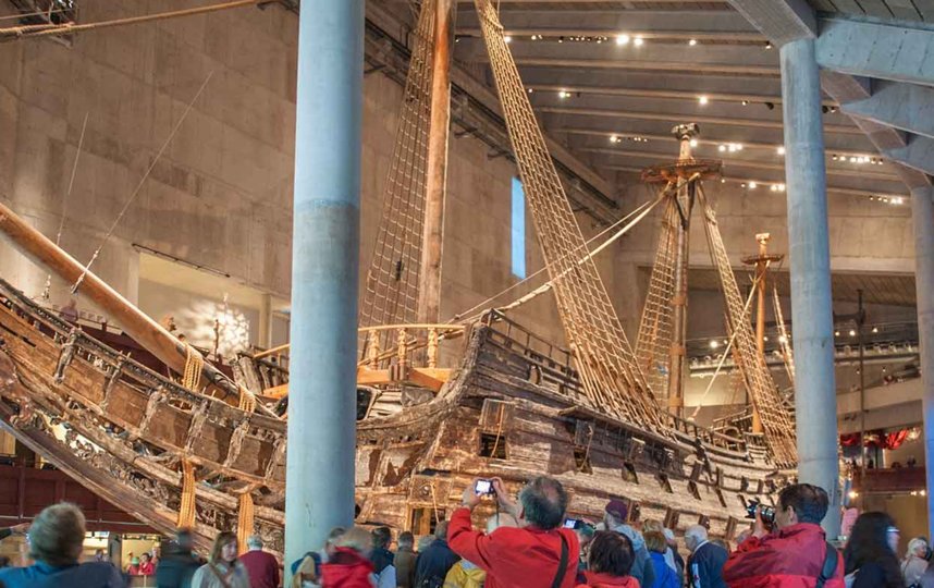 В морском музее "Ваза" в Стокгольме. Толчком к созданию подобного музея стал подъём одоимённого боевого судна со дна. Фото www.vasamuseet.se | скриншот 
