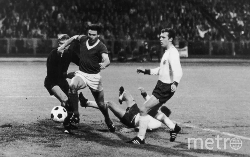 Беккенбауэр (справа) в победном финале Кубка кубков с "Рейнджерс" 31 мая 1967 года.