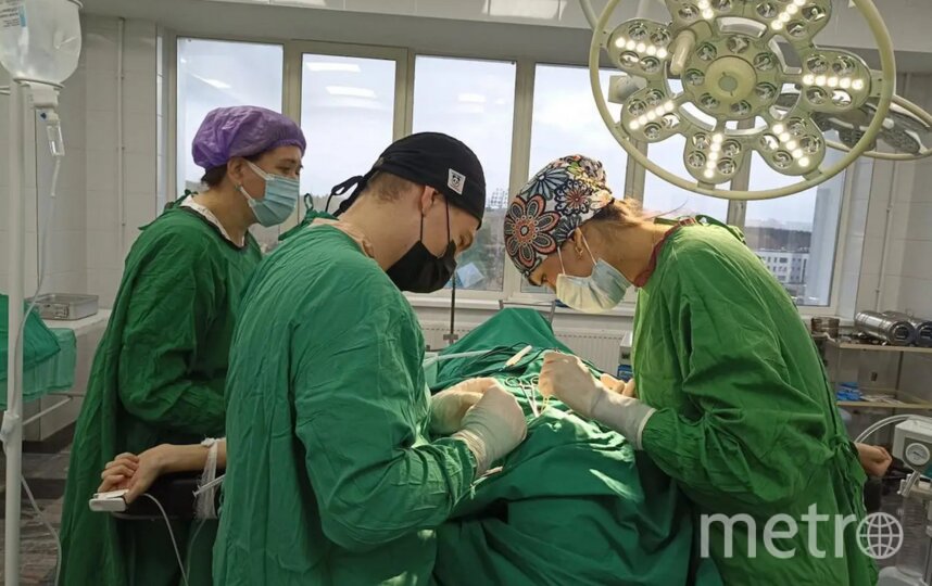 Как утверждает челюстно-лицевой хирург пушкинской больницы, подобные операции для них не редкость.
