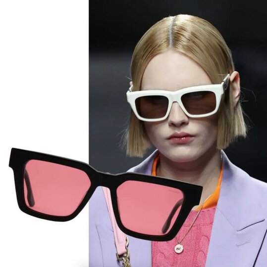 ���� Komono (13 900 ���.).