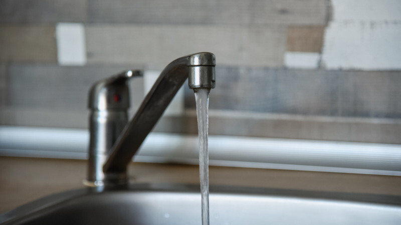 Появились графики отключения горячей воды в Петербурге на время межотопительного периода 2025 года