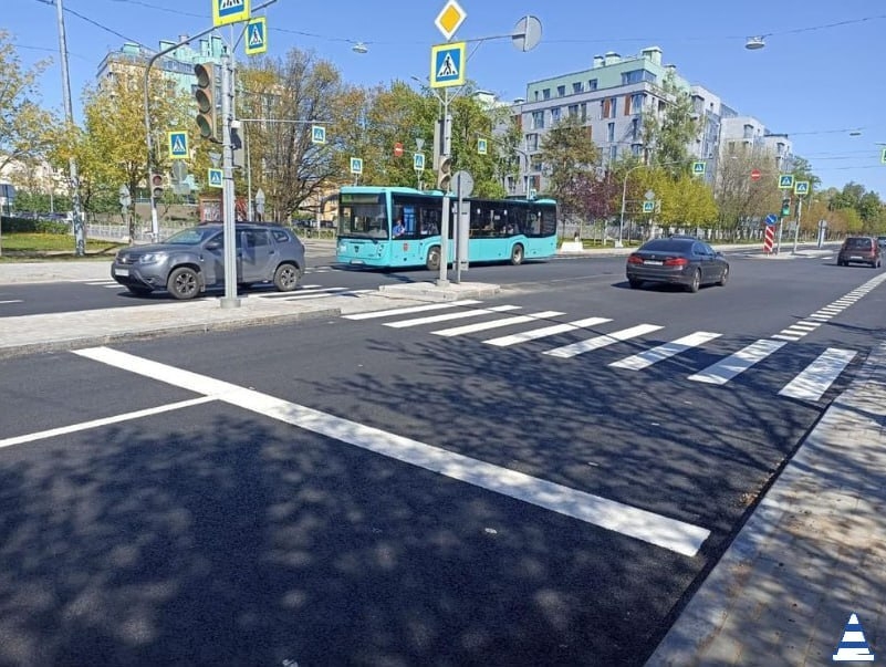 На Морском проспекте в Петербурге уложили свыше километра нового асфальта 20 мая 2025