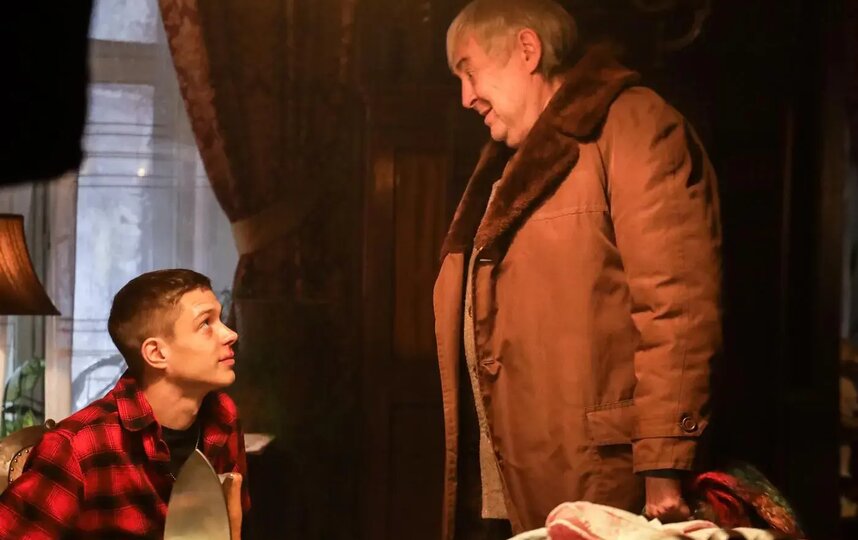 Глеб Калюжный в роли Женька в 1-м сезоне "Вампиров средней полосы". Глеб Калюжный в роли Женька в 1-м сезоне "Вампиров средней полосы".