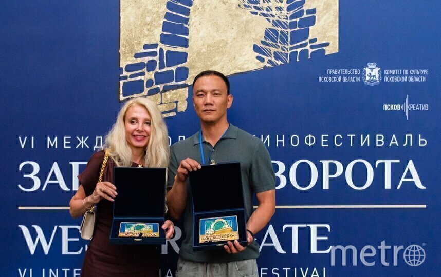 Режиссер Магдалена Радчева (фильм "Свадьба", Болгария) и актер Атай Омурбеков (фильм "Сделка на границе", Кыргыстан) Режиссер Магдалена Радчева (фильм "Свадьба", Болгария) и актер Атай Омурбеков (фильм "Сделка на границе", Кыргыстан)
