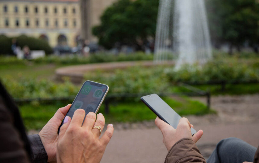 Не только зумеры: петербуржцы всех возрастов отказываются от телефонных звонков в пользу мессенджеров