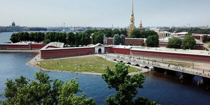 В Петербурге ввели "желтый" уровень погодной опасности из-за жары