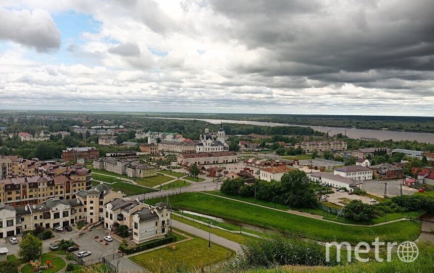 Вид на Тобольск и реку Иртыш. Вид на Тобольск и реку Иртыш.
