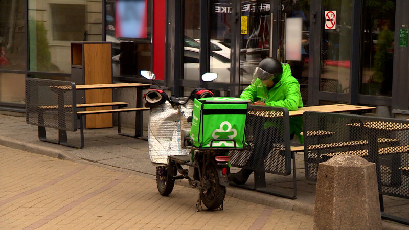 Россиян с судимостью за определенные преступления могут не допустить до работы курьерами