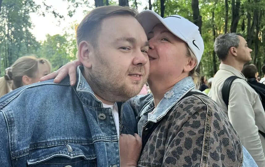 Некоторые особенно любят лирические песни.