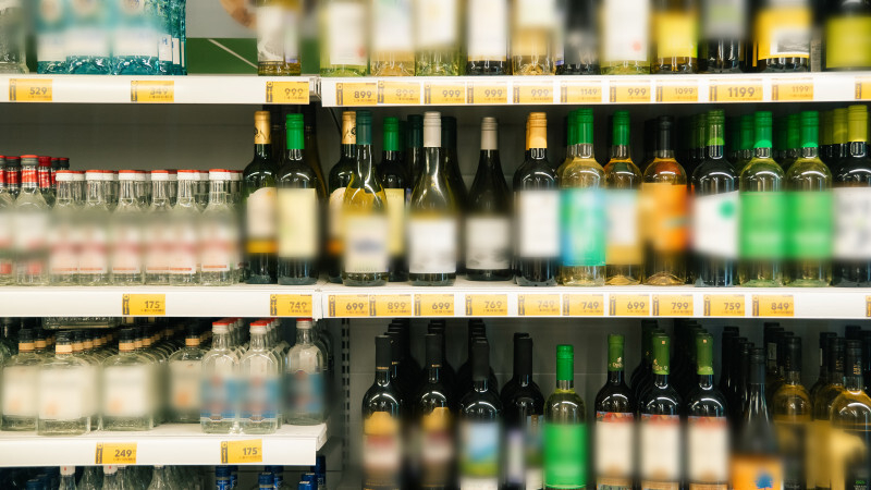 В Ленобласти с 1 сентября сократится время продажи алкоголя