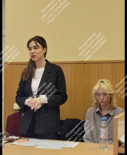 Певицу Наоко, исполнявшую песни иноагентов в центре Петербурга, арестовали на 13 суток 16 октября 2025