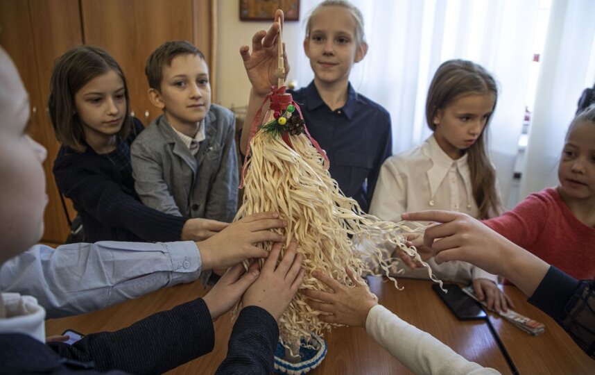 Литературные медиации, тайны калао и супергерой Копилка: как провести осенние каникулы в Петербурге