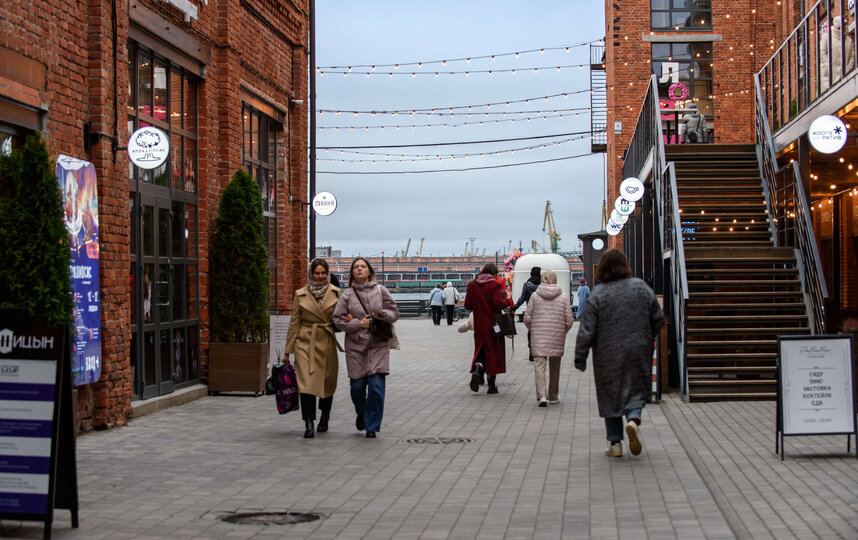 Петербуржцев приглашают на выставку Доброе дело веками помнится в квартале Брусницын