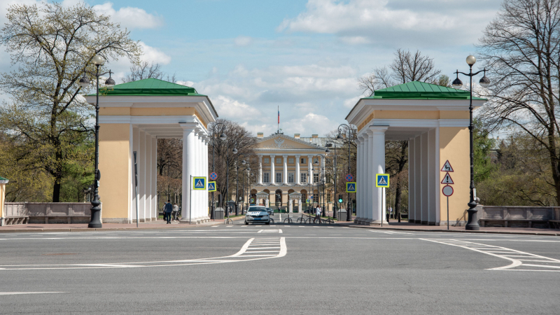 Александр Беглов: субсидии помогут удовлетворить потребности петербуржцев, нуждающихся в тревожной кнопке