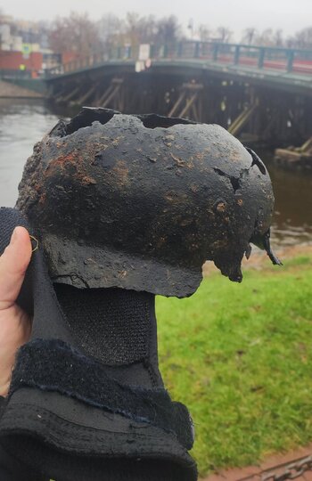 На дне Невы нашли каску немецкого солдата 24 ноября 2025