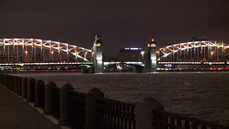 В Петербурге разведут четыре моста в ночь на 3 декабря 2025