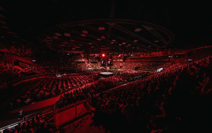 Павел Воля собрал 14500 зрителей на своих сольных концертах в Санкт-Петербурге