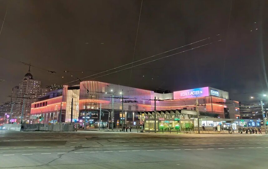 Пробки и давка на входе. Как прошло открытие ТРК Голливуд в Петербурге