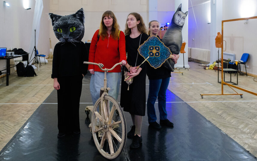 Золушке дали флейту, а принцу  барабан в театре Балтийский дом