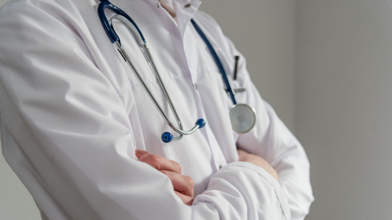 Из-за роста заболеваемости ОРВИ в Петербурге трансформируют работу стационара