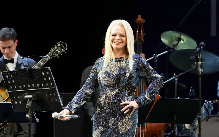 С вещами  на выход: какое добро и куда Лариса Долина отвезёт из освобождаемой квартиры