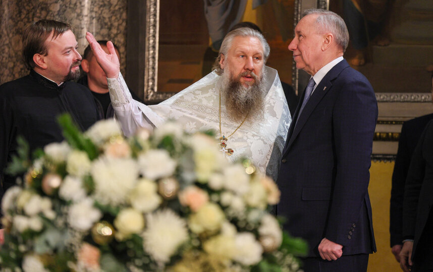 Александр Беглов поздравил верующих с Рождеством Христовым