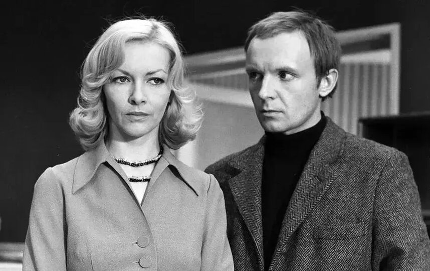 Ирония судьбы, или c лёгким паром! внезапно покорила английских журналистов