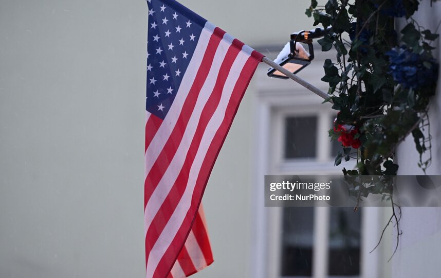 США вводит визовую паузу для 75 стран, включая Россию