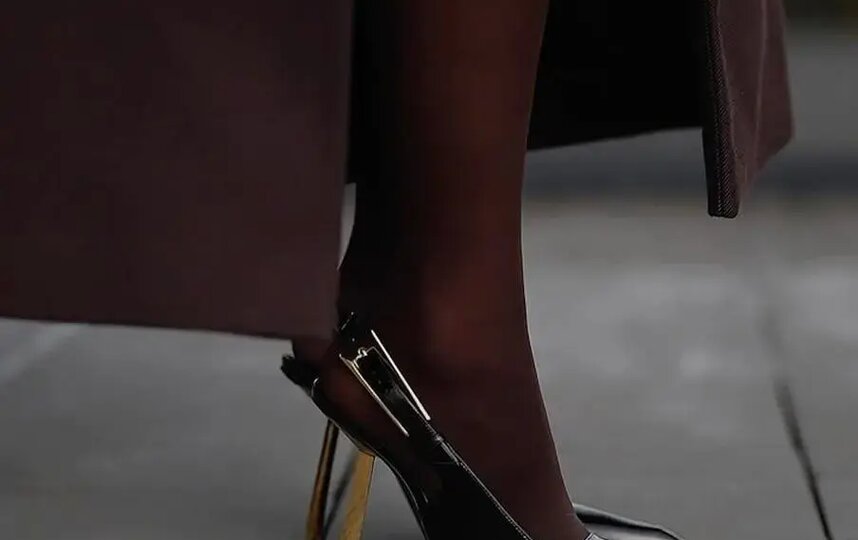 Коричневые колготки вместо чёрных: главный модный тренд зимы-2026